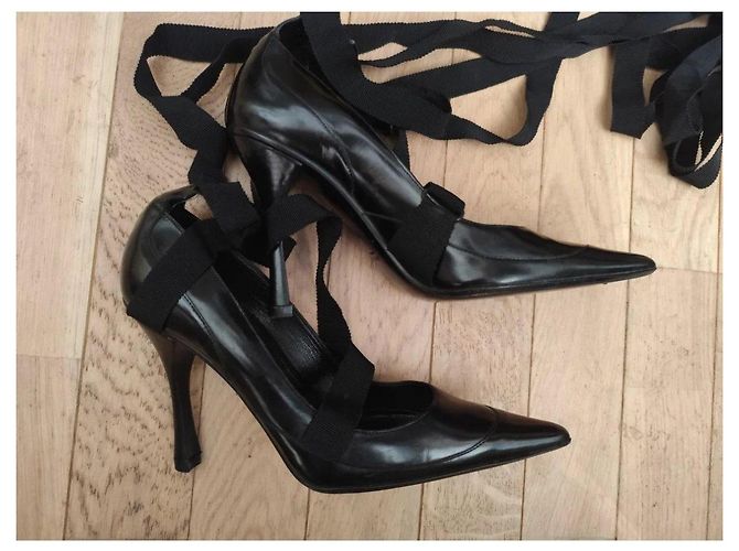 Décolleté con lacci Gucci di Tom Ford in pelle nera Nero - vista 3