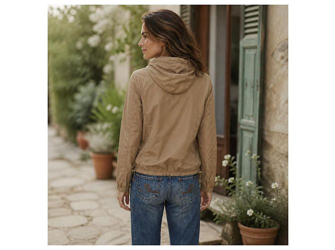 Moncler Amaran Giacca a Vento con Cappuccio in Nylon - Beige - vista 18