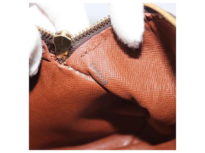 Louis Vuitton Papillon Monogram 30 Marrone - vista 7