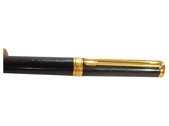 Montblanc Noblesse Oblige Stylo Roller - Résine Noire et Or Doré - vue 6