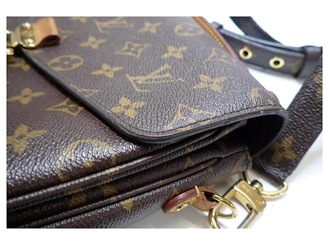 Metis Louis Vuitton Pochette Métis MM Monogram Marrone - vista 9