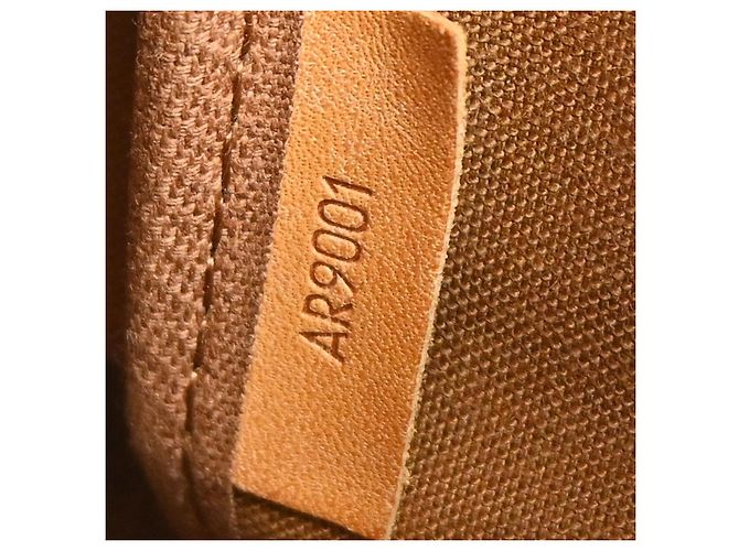 Louis Vuitton Saumur Monogram Canvas 35 Marrone - vista 5
