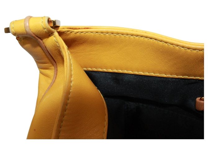 Borsa a una spalla Loewe Anagram Giallo - vista 10