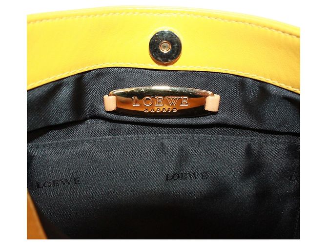Borsa a una spalla Loewe Anagram Giallo - vista 8