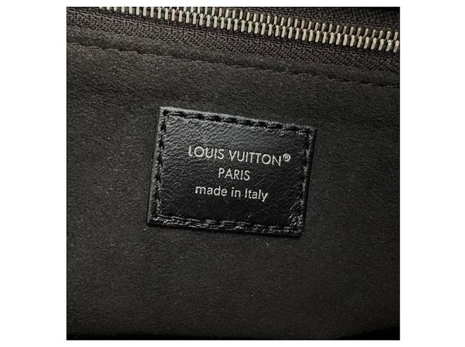 Borsa a tracolla Louis Vuitton Carryall Cargo Vibe PM Nero - vista 5