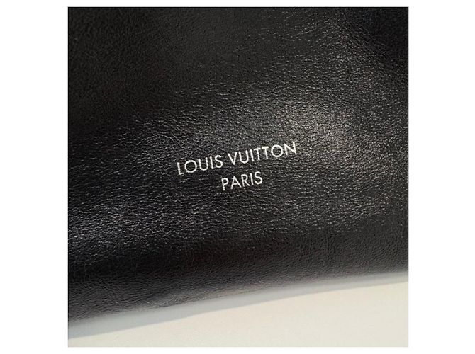 Borsa a tracolla Louis Vuitton Carryall Cargo Vibe PM Nero - vista 8