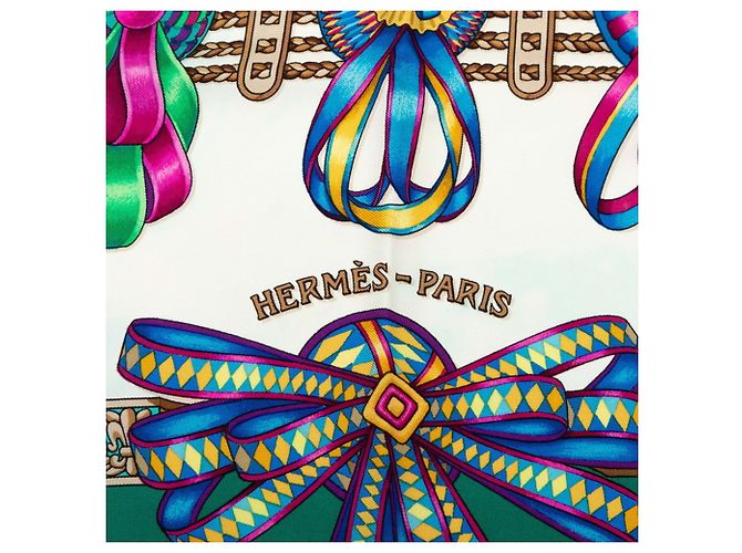 Hermès Hermes Carre 90 LES RUBANS DU CHEVAL Sciarpa con nastri a cavallo Verde Crudo - vista 3