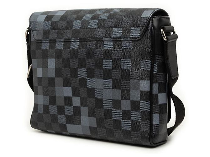 Borsa a tracolla Louis Vuitton Damier Graphite Pixel District PM Marrone Nero - vista 2