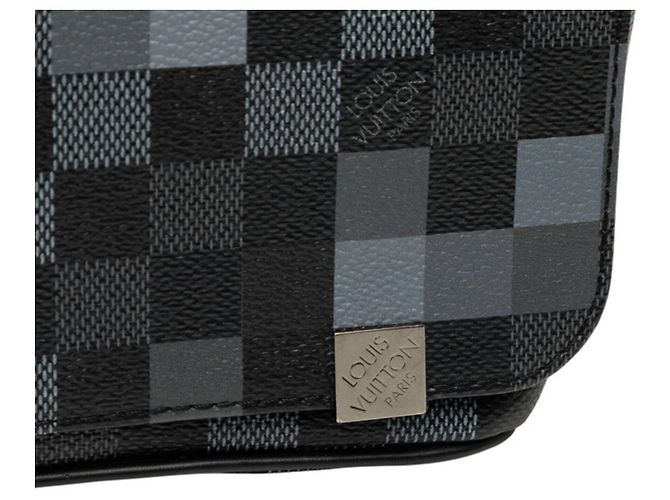 Borsa a tracolla Louis Vuitton Damier Graphite Pixel District PM Marrone Nero - vista 5