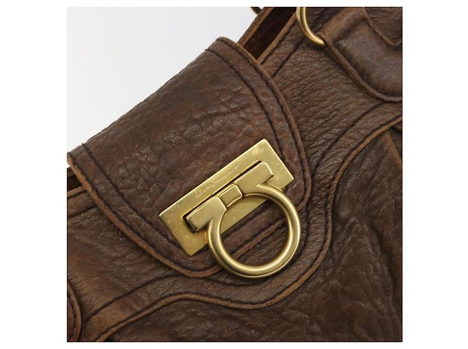Borsa Salvatore Ferragamo Gancini in pelle marrone oro Auth 193788 D'oro - vista 15