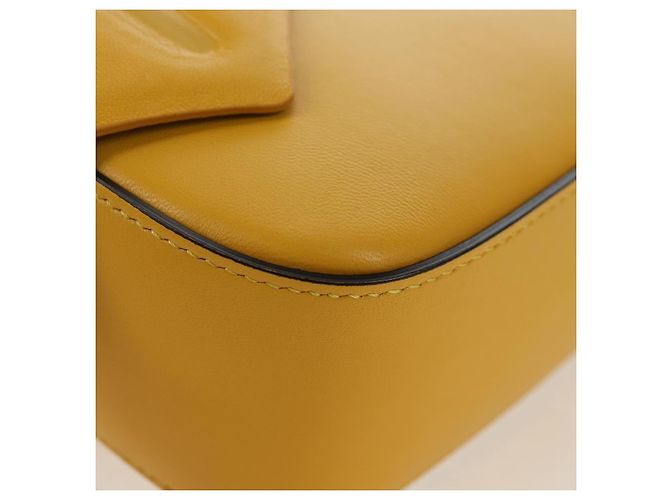 FENDI x FRGMT x POKEMON Dragonite Mamma Baguette Gialla 8BR600 Auth 167467SM Giallo - vista 15