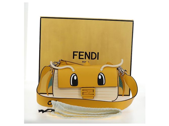 FENDI x FRGMT x POKEMON Dragonite Mamma Baguette Gialla 8BR600 Auth 167467SM Giallo - vista 33