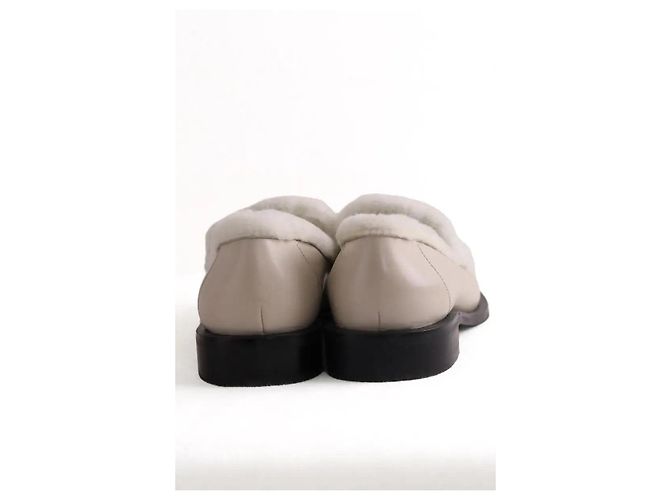Mocassini Stuart Weitzman in pelle ecru Crudo - vista 2