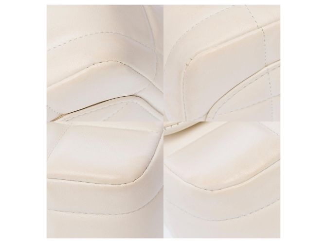 Bolsa CHANEL Timeless/Classique em Couro Branco - 103771 - vista 11