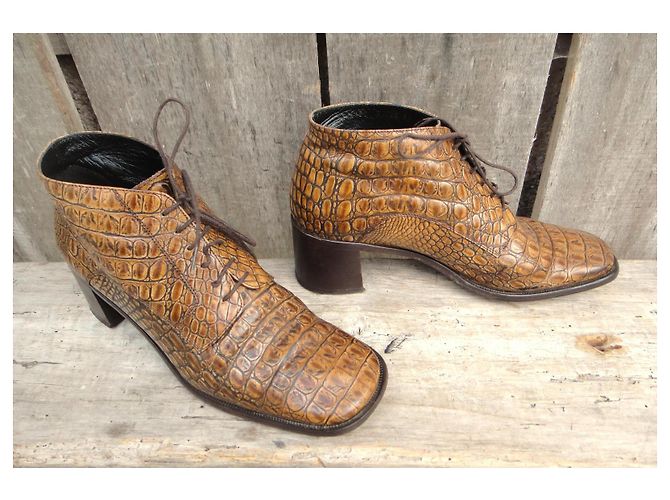 Botines Bruno Magli Cuero Efecto Cocodrilo Marrón Castaño - vista 2