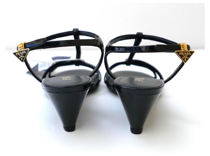 Prada Sandali con zeppa in vernice nera Triangle Nero - vista 10