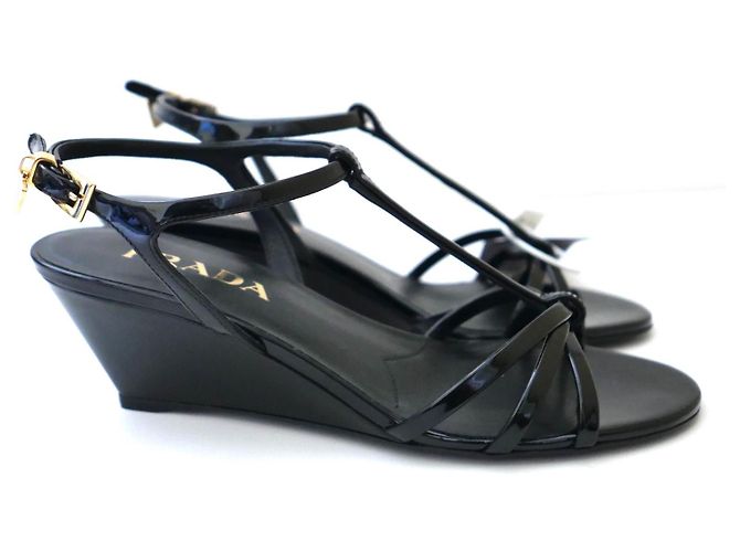 Prada Sandali con zeppa in vernice nera Triangle Nero - vista 3