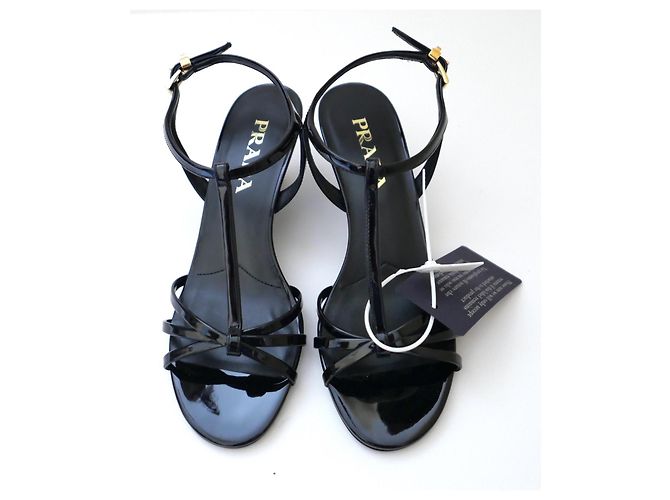 Prada Sandali con zeppa in vernice nera Triangle Nero - vista 4