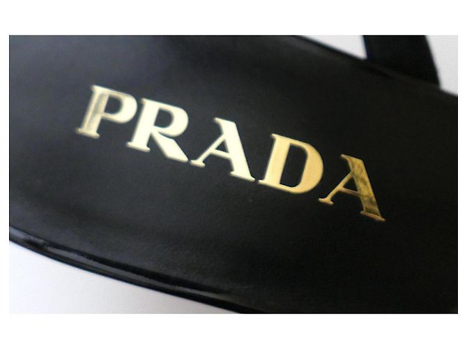 Prada Sandali con zeppa in vernice nera Triangle Nero - vista 6