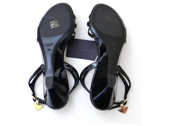Prada Sandali con zeppa in vernice nera Triangle Nero - vista 9