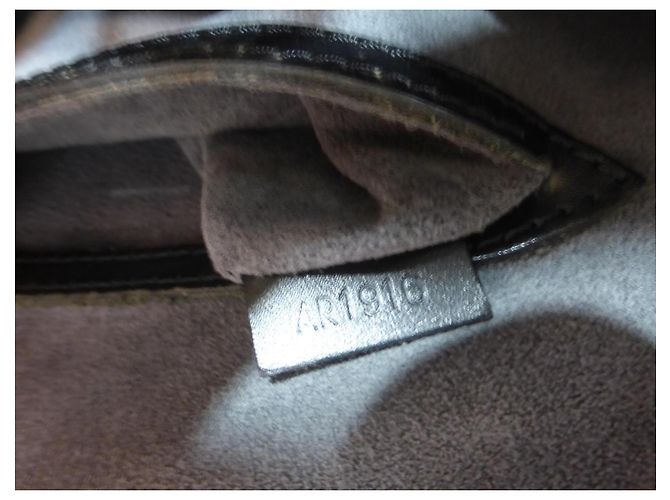 Louis Vuitton Alma PM Pelle Epi Nero - vista 20