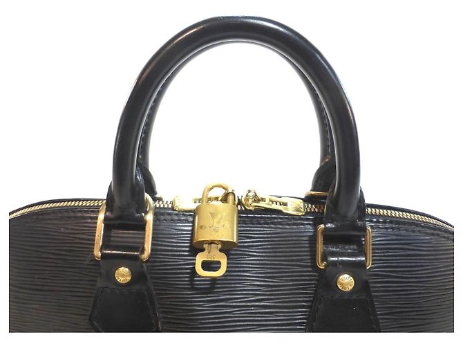 Louis Vuitton Alma PM Pelle Epi Nero - vista 3