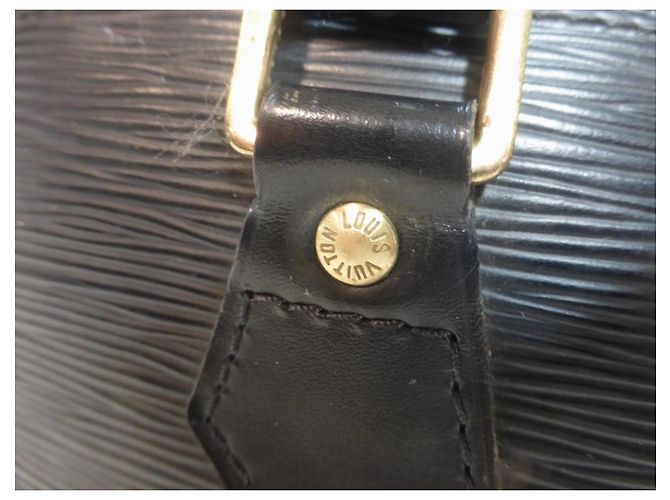 Louis Vuitton Alma PM Pelle Epi Nero - vista 4