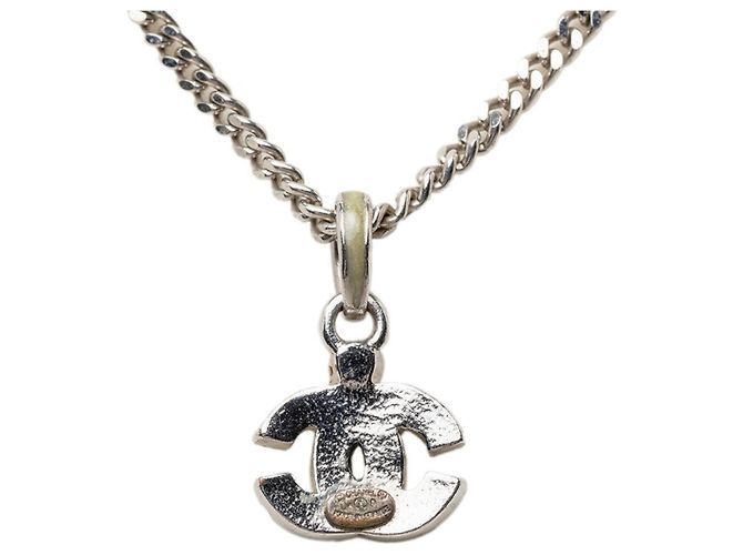 Collana con pendente Chanel Coco Mark Argento Verde - vista 2