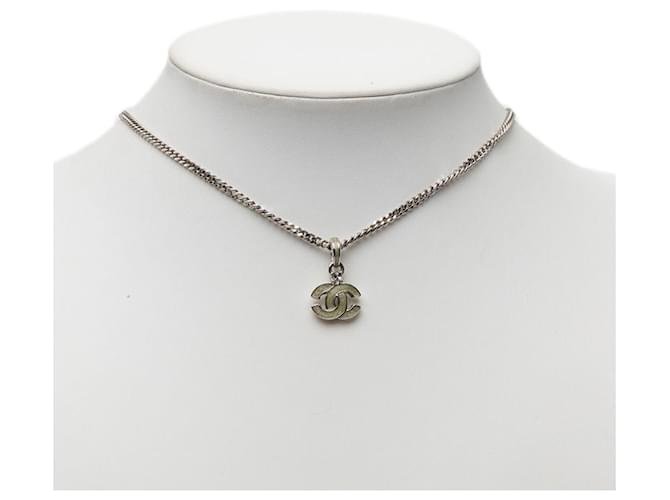 Collana con pendente Chanel Coco Mark Argento Verde - vista 5