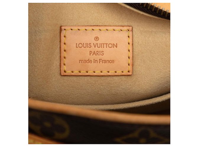 Louis Vuitton Monogram Hudson GM Shoulder Bag Brown - view 6