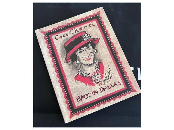 Libro da collezione Chanel Coco Chanel Back in Dallas Nero Rosso Beige - vista 2