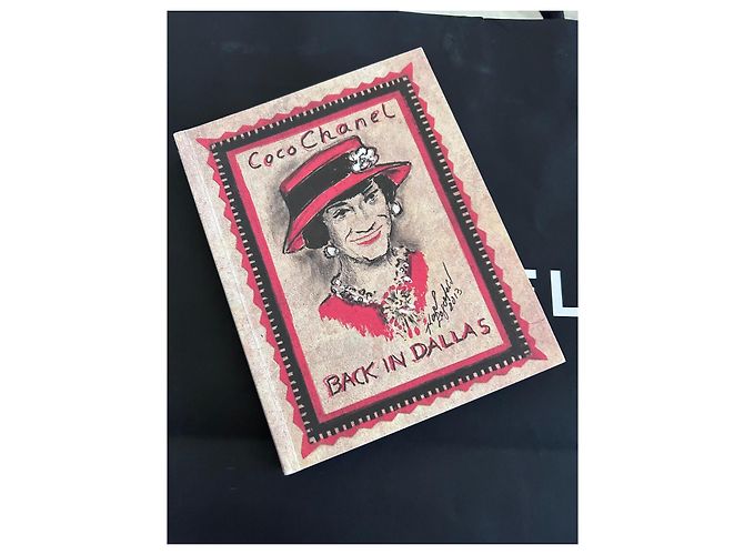 Libro da collezione Chanel Coco Chanel Back in Dallas Nero Rosso Beige - vista 8