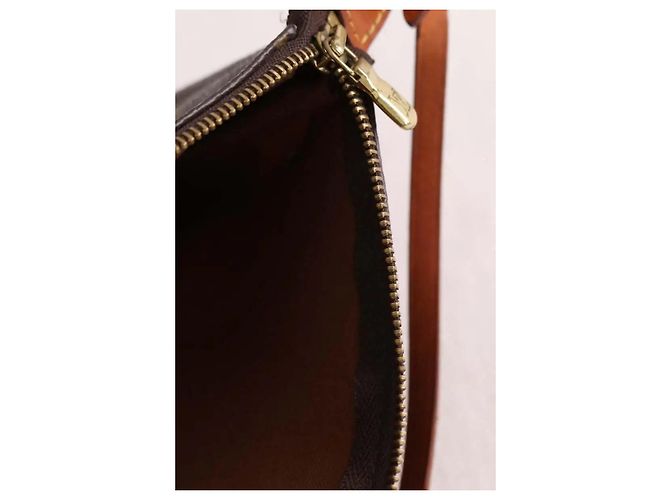 Louis Vuitton Pochette Accesorio marrón Castaño - vista 5