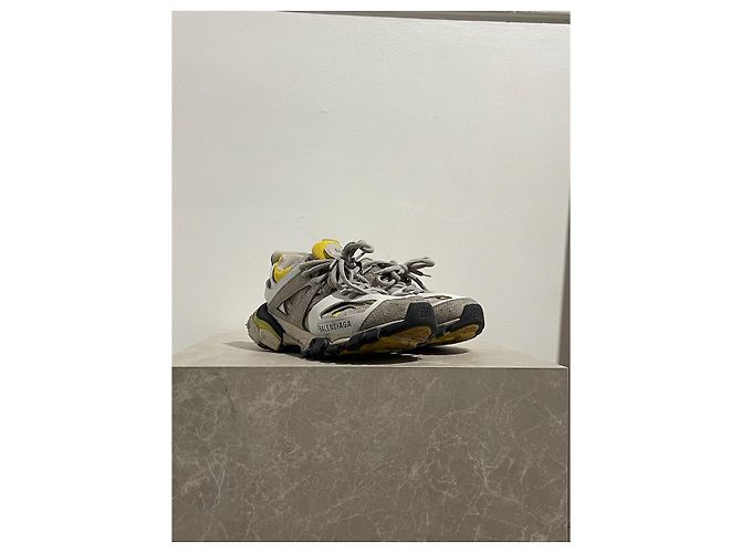 Sneakers Balenciaga Track T.36 Grigio - vista 2