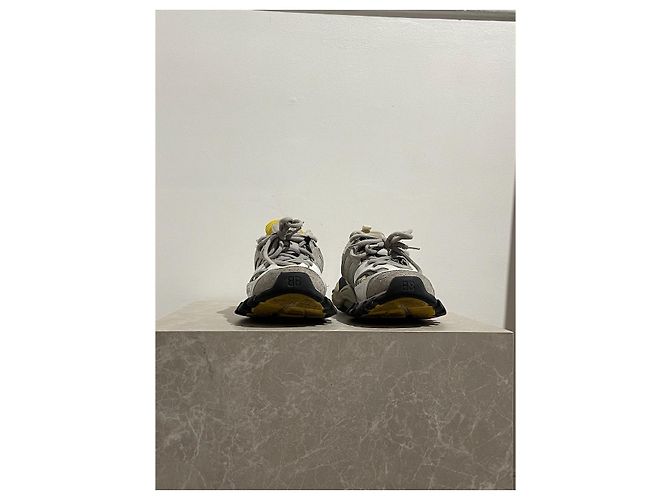 Sneakers Balenciaga Track T.36 Grigio - vista 3