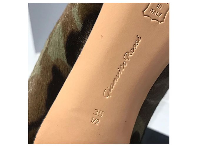 Décolleté Gianvito Rossi camouflage T.35,5 Cachi - vista 7