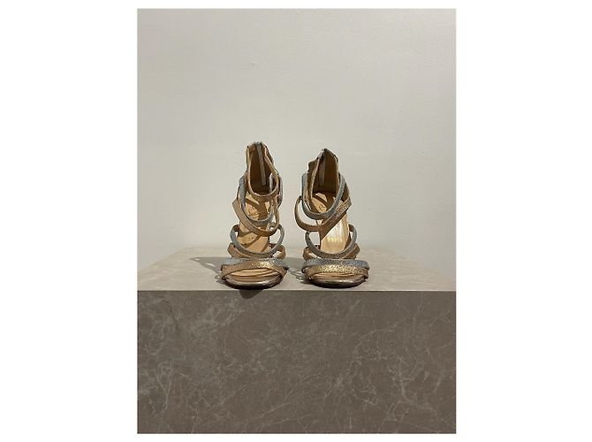 Sandalias Christian Louboutin T.37 Dorado - vista 2