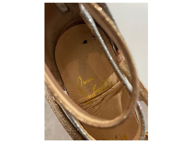 Sandalias Christian Louboutin T.37 Dorado - vista 9