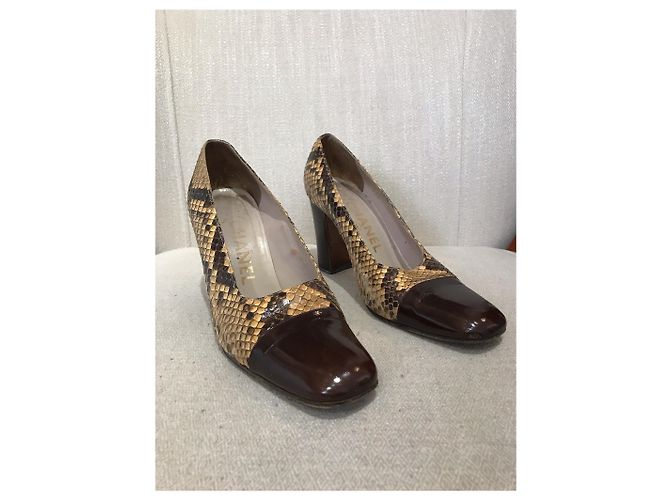 Escarpins Chanel python T.35,5 Beige - view 5