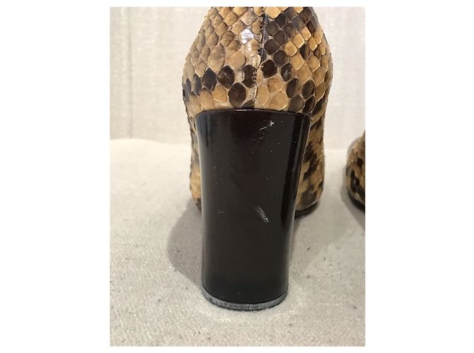 Escarpins Chanel python T.35,5 Beige - view 8