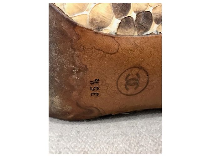 Escarpins Chanel python T.35,5 Beige - view 9
