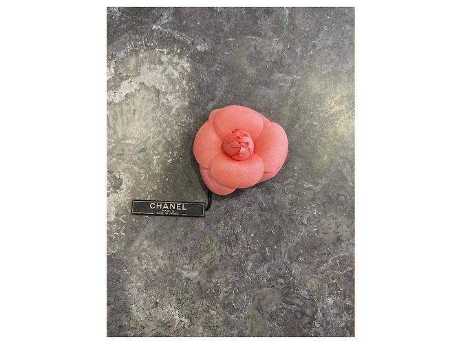 Spilla Chanel Camelia rosa - vista 2
