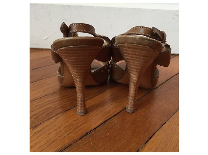 Prada Sandalen mit Nieten T.35 Kamel - Ansicht 3