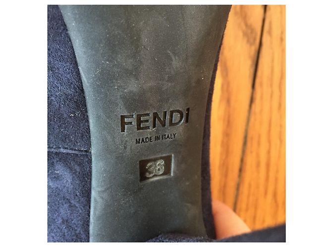 Décolleté Fendi in scamosciato blu navy taglia 36 - vista 6