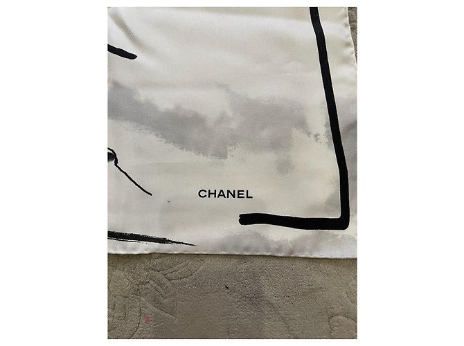 Pañuelo Chanel 31 rue Cambon Blanco - vista 4