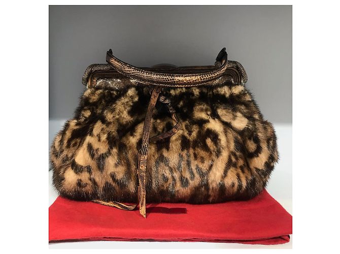 Valentino Garavani Bolsa Valentino de Pele Bege - vista 9