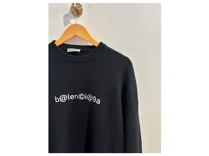 Pull Balenciaga preto T.S - vista 2