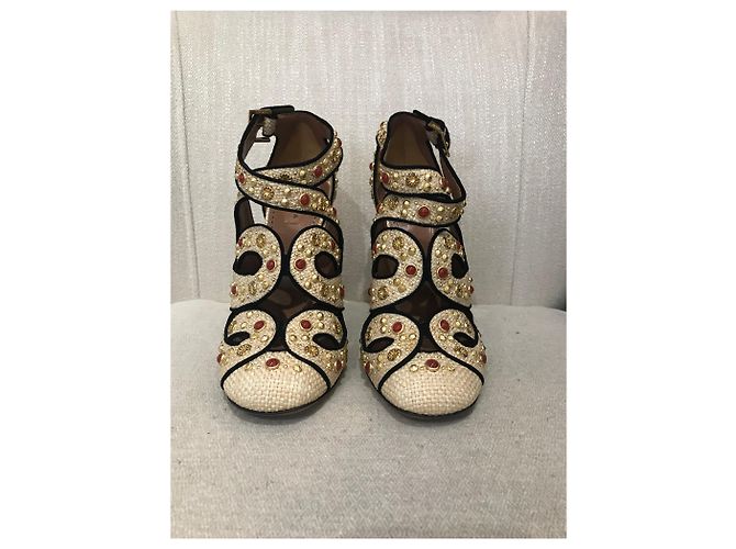 Alaïa Beige Raffia Pumps with Studs and Stones Size 40 - view 2