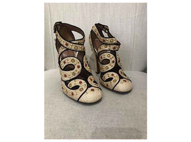 Alaïa Beige Raffia Pumps with Studs and Stones Size 40 - view 3