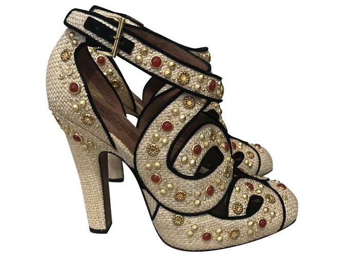 Alaïa Beige Raffia Pumps with Studs and Stones Size 40 - view 9